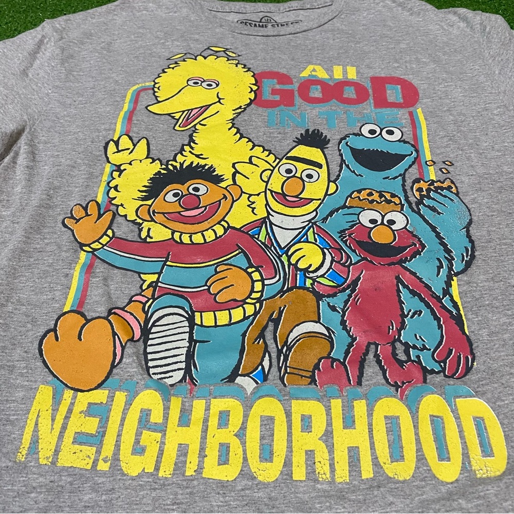 Sesame Street Gray Tee with Multicolor Character Graphic - Picture 2 of 4